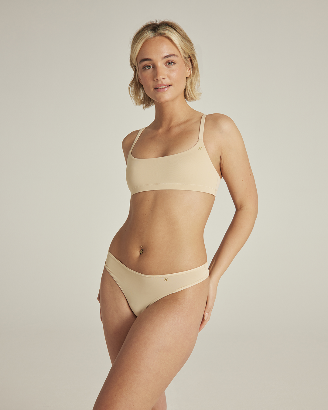Stretch Scoop Neck Bralette Bare 01