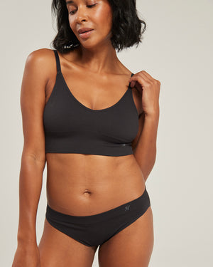 The Form Seamless Bralette - Black