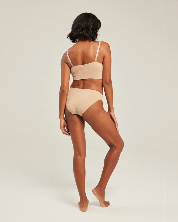 The Form Seamless Brief - Almond