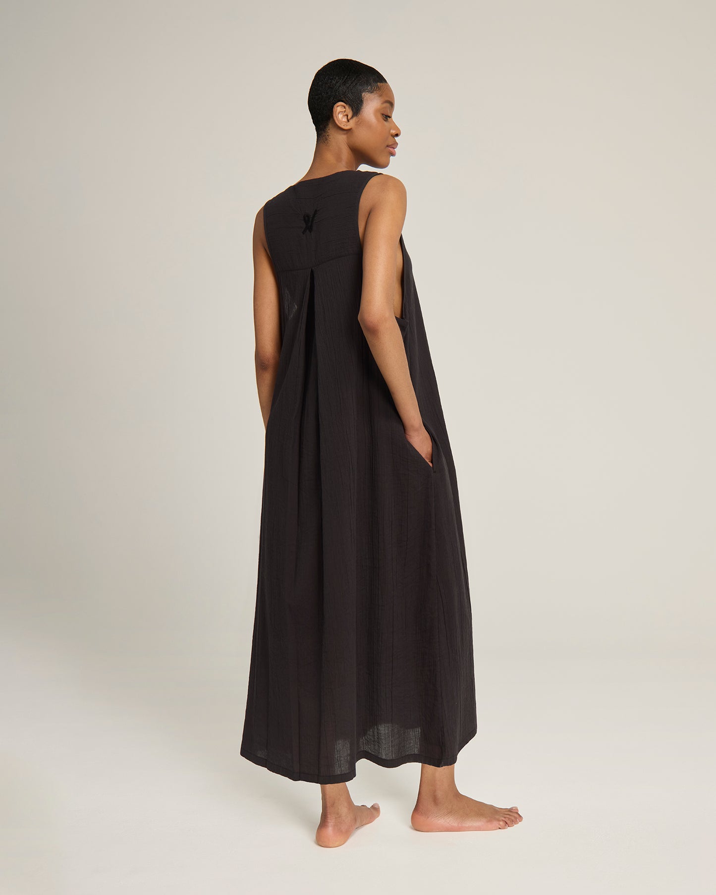 The V Neck Dress - Black